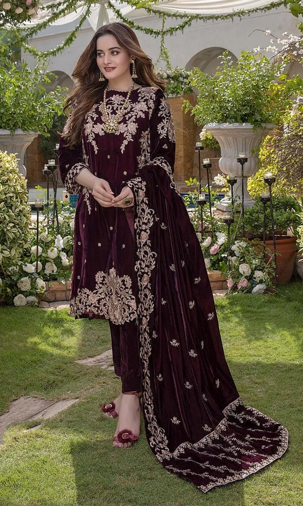 Luxury Velvet 3-Piece Embroidered with Velvet Dupatta – 955